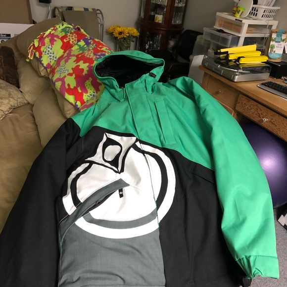 Snowboard jacket - Picture 2 of 3